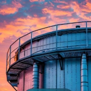 مخزن نگهداری فراورده های نفتی | Petroleum product storage tank | خزان تخزين المنتجات البترولية