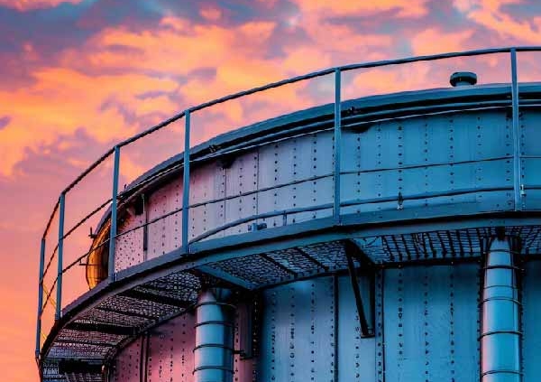 مخزن نگهداری فراورده های نفتی | Petroleum product storage tank | خزان تخزين المنتجات البترولية